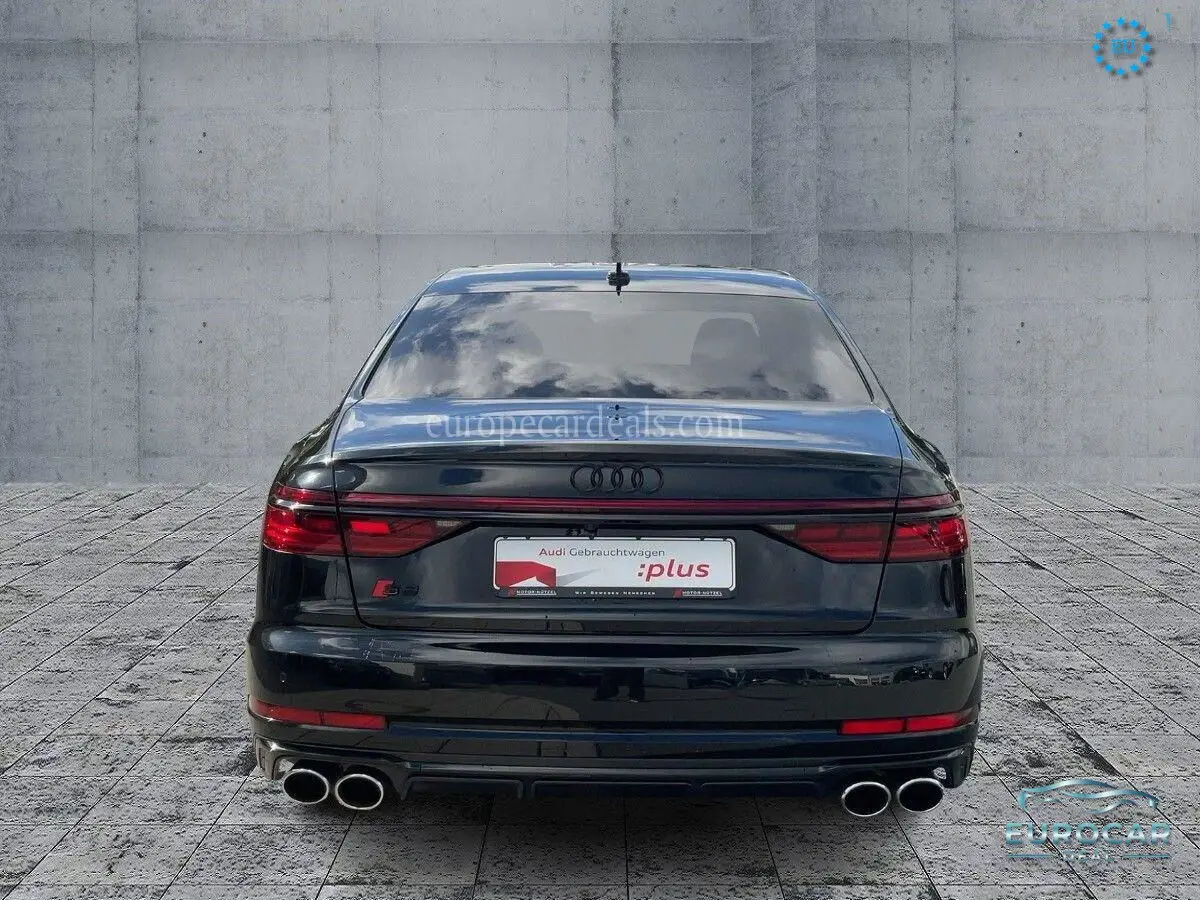 Audi S8