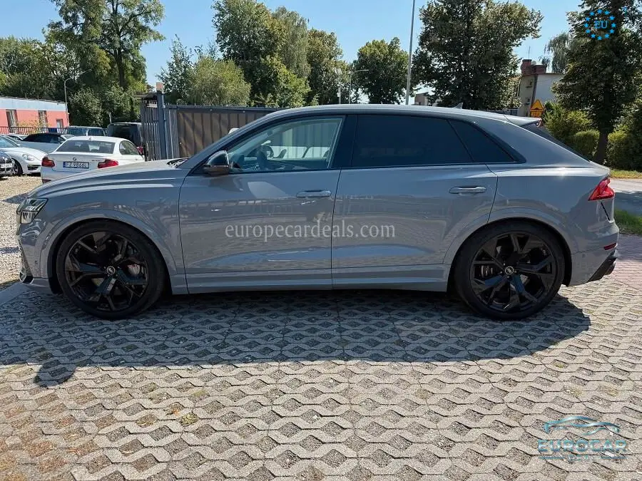 Audi RSQ8