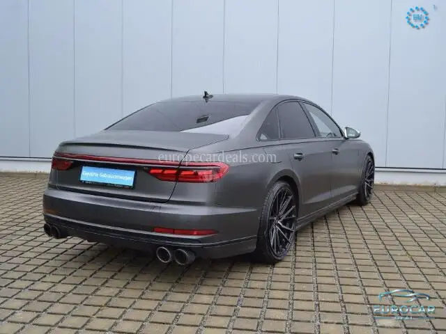 Audi S8