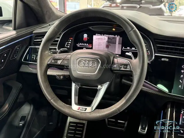 Audi RSQ8