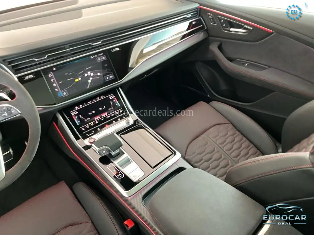 Audi RSQ8