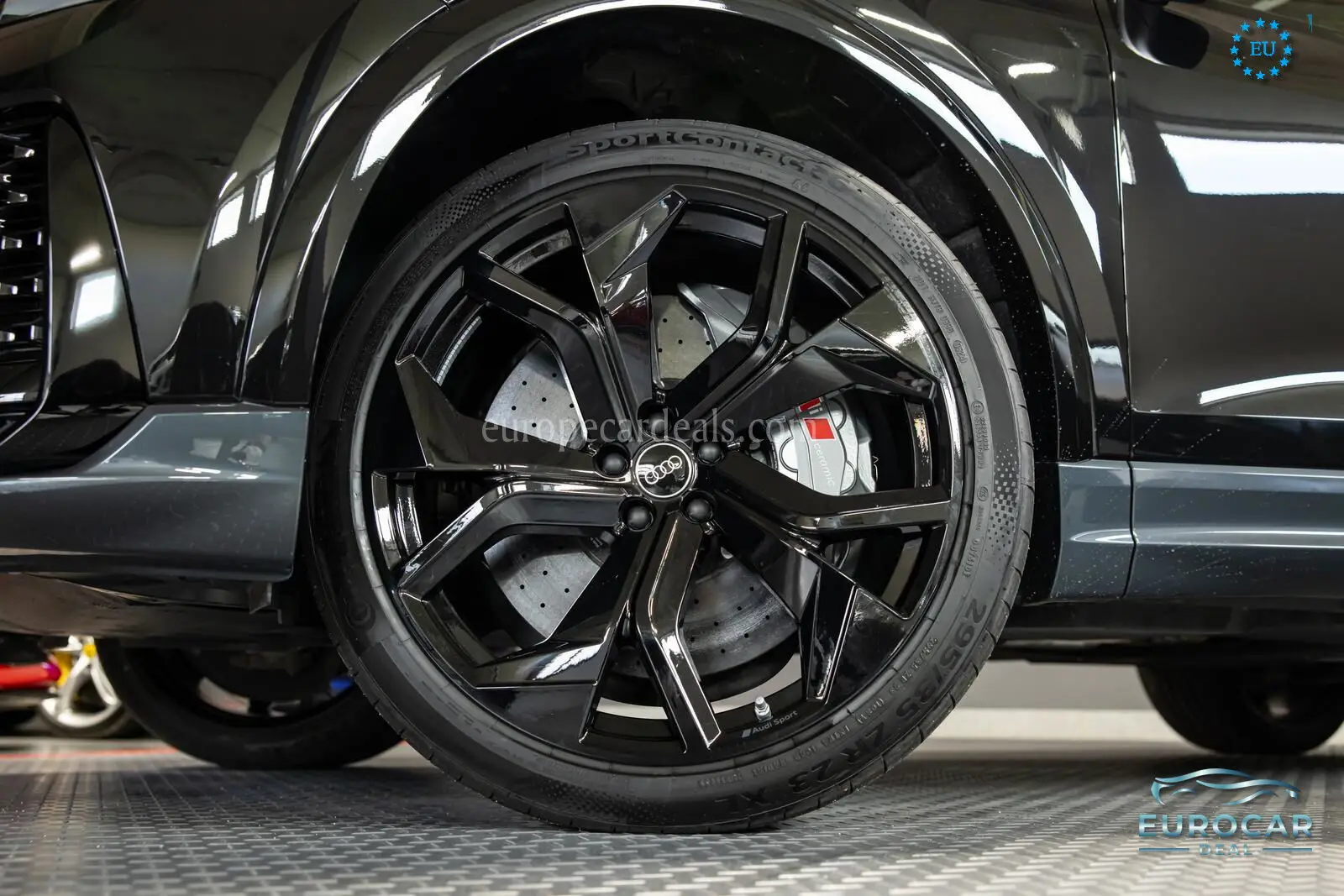 Audi RSQ8