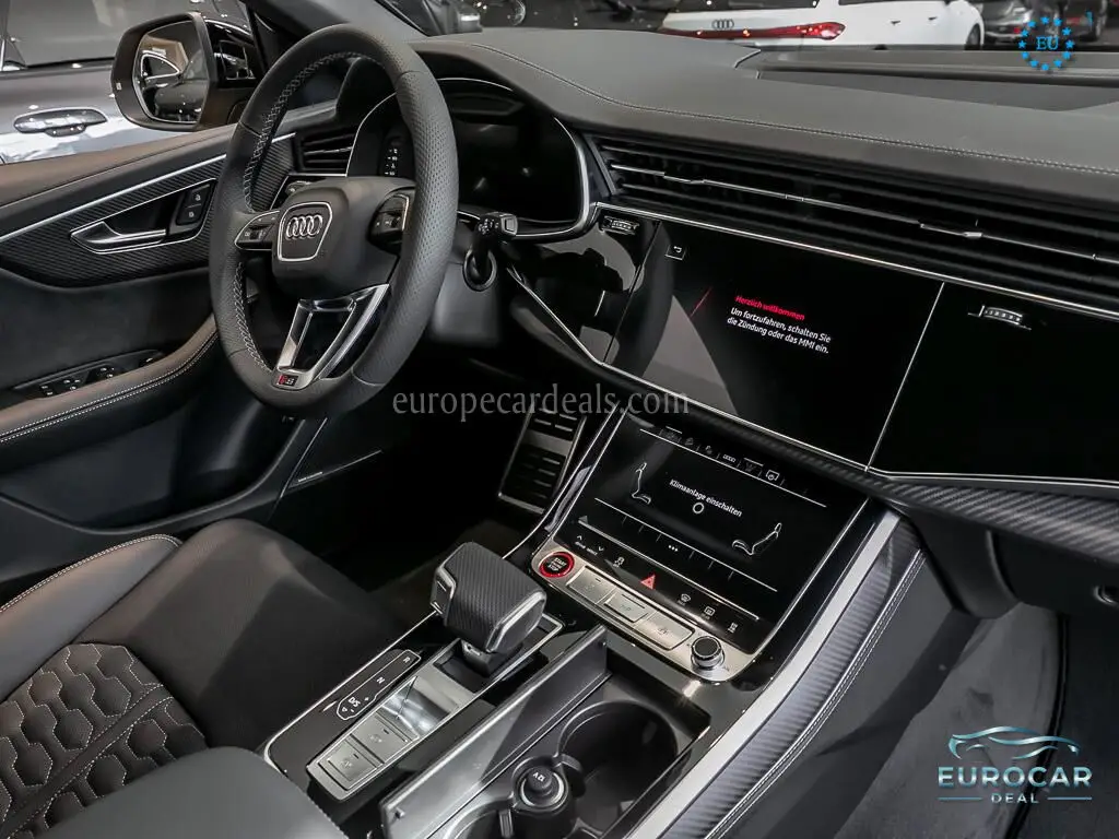 Audi RSQ8
