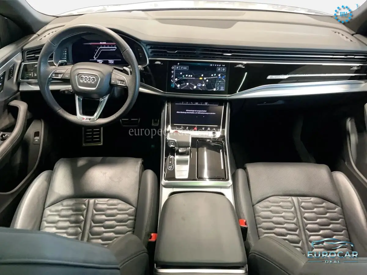 Audi RSQ8