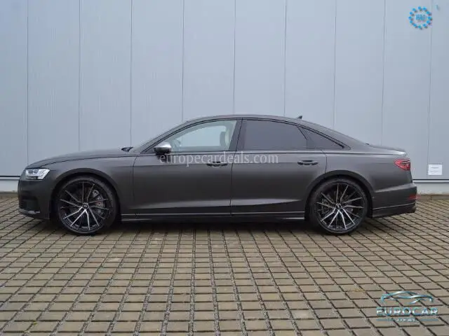 Audi S8