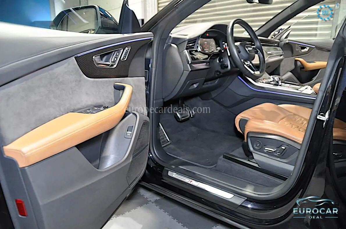 Audi RSQ8