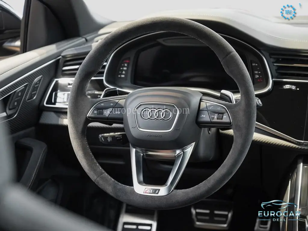 Audi RSQ8
