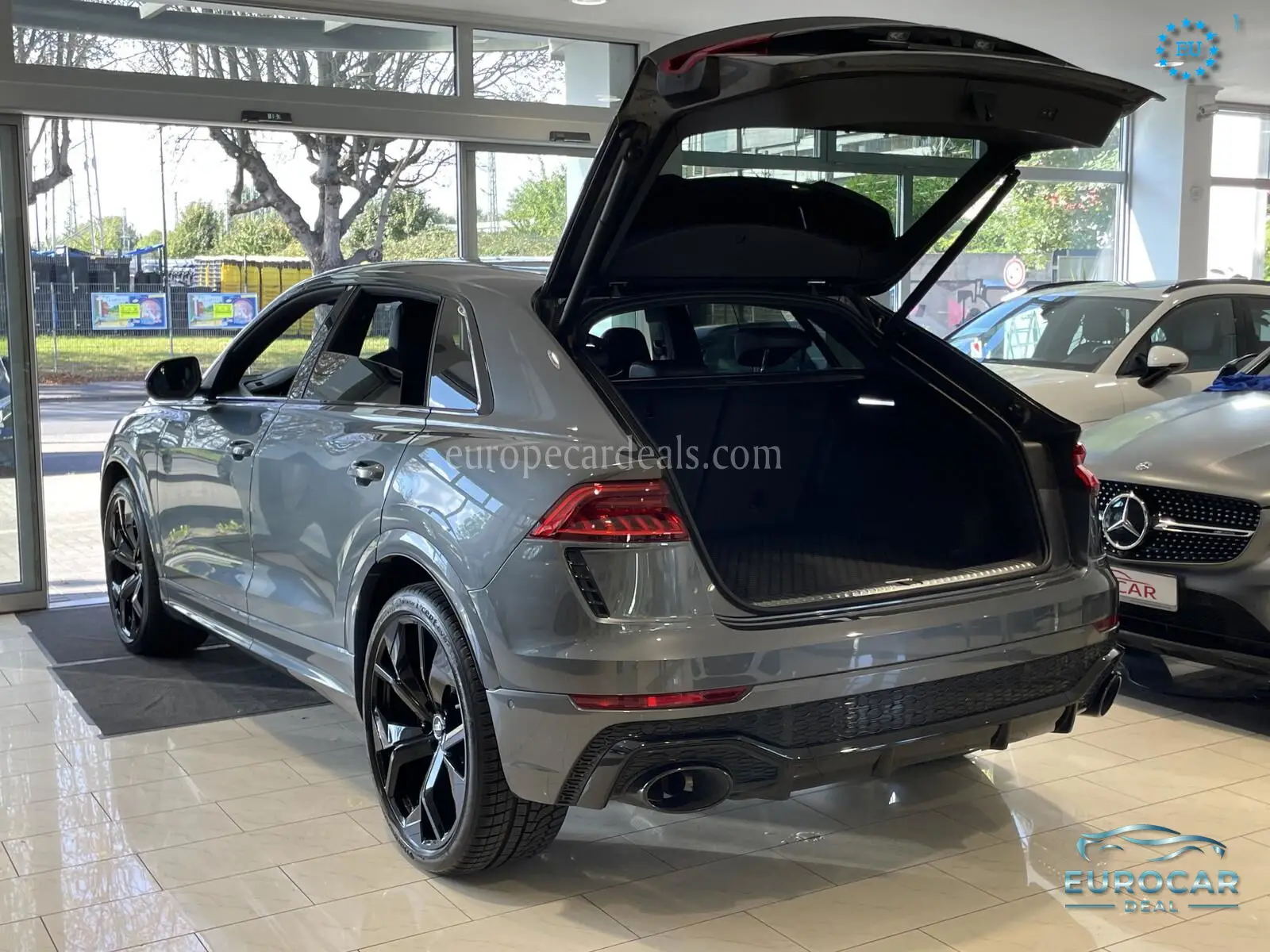 Audi RSQ8