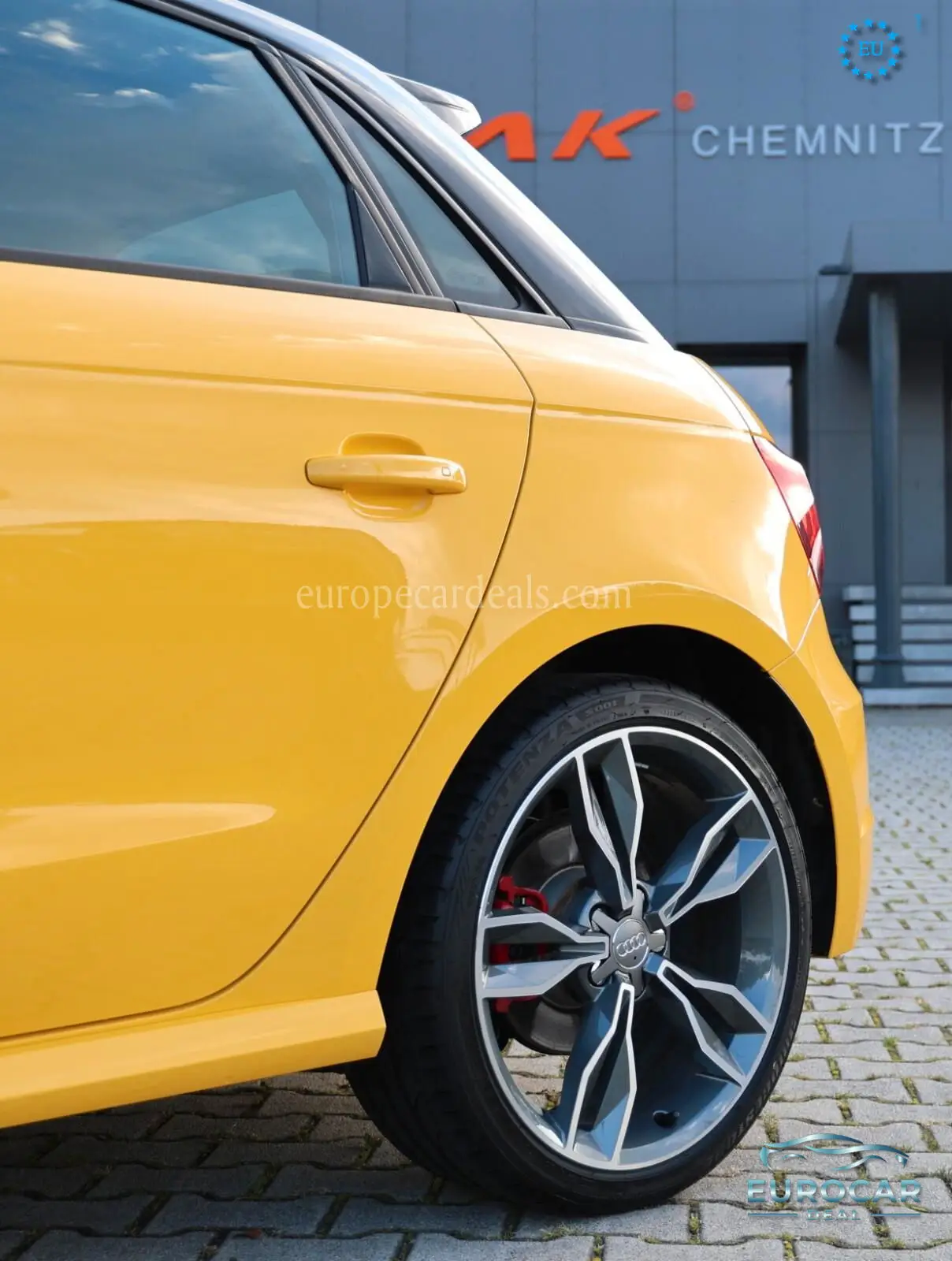 Audi S1