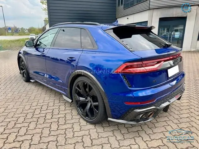 Audi RSQ8