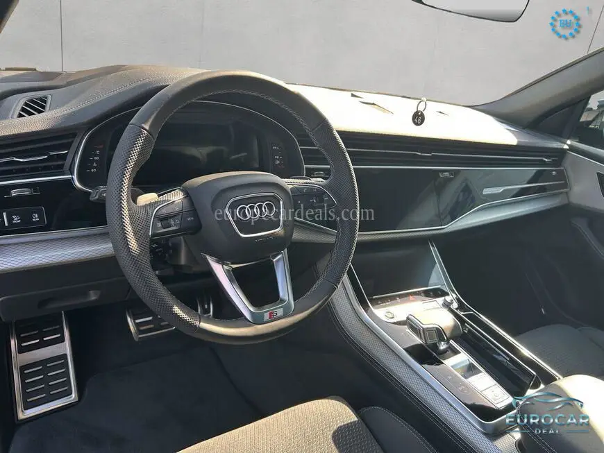 Audi Q8