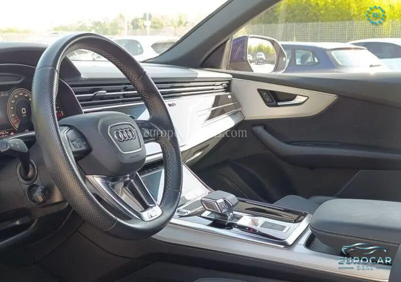 Audi Q8