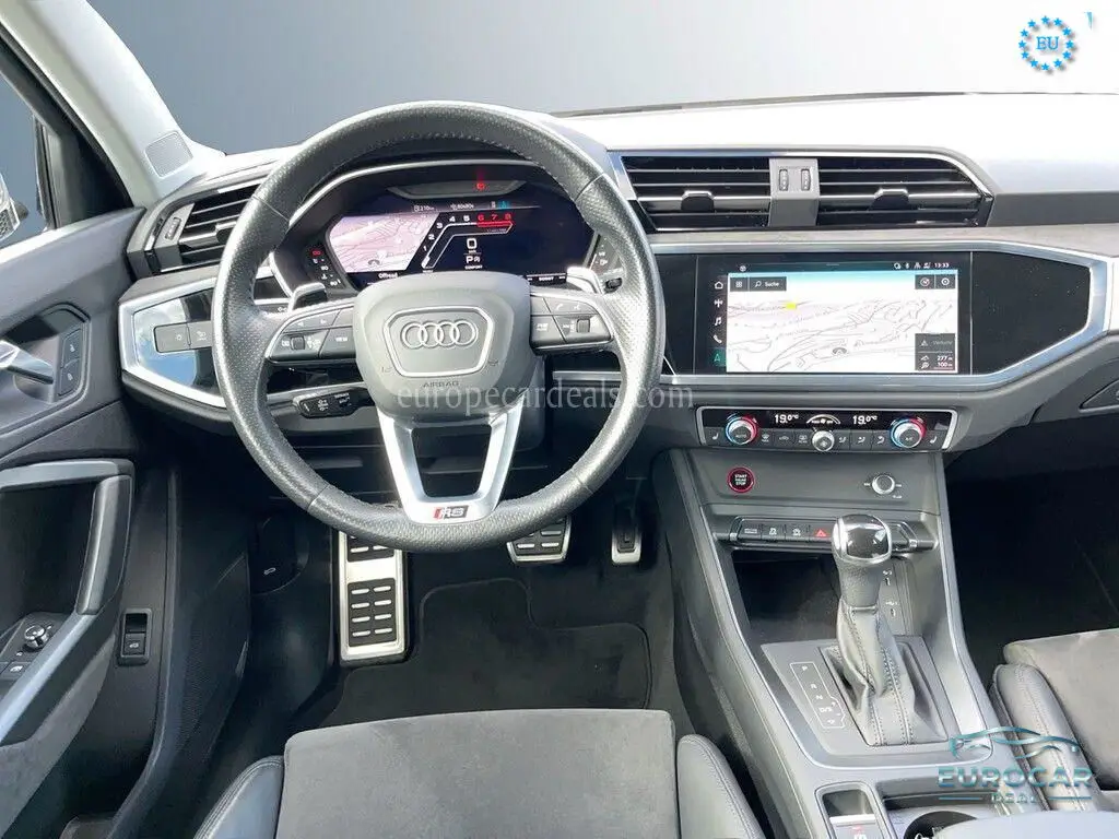 Audi RSQ3
