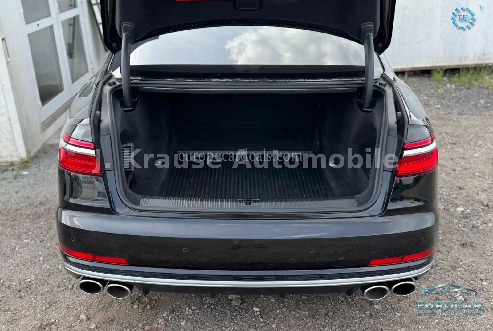 Audi S8