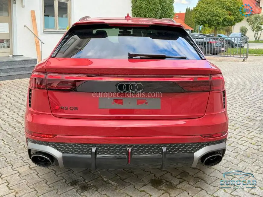 Audi RSQ8