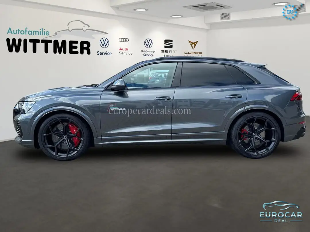 Audi RSQ8