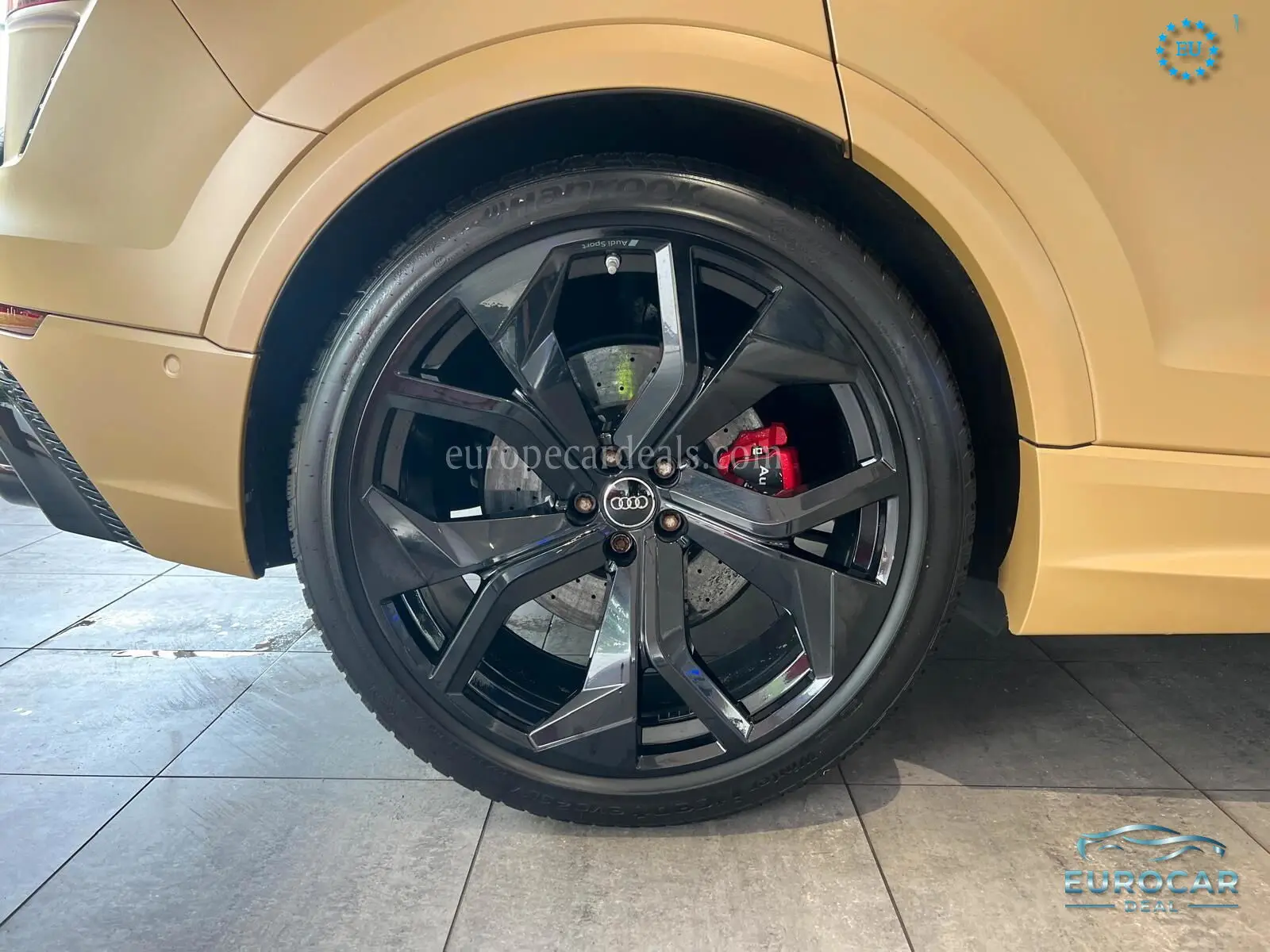 Audi RSQ8