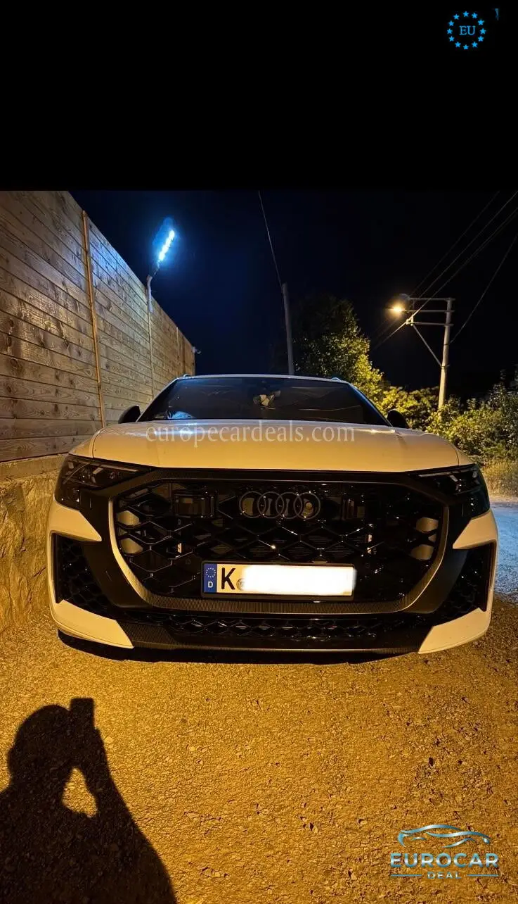Audi RSQ8