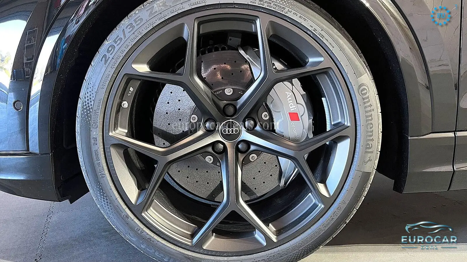 Audi RSQ8