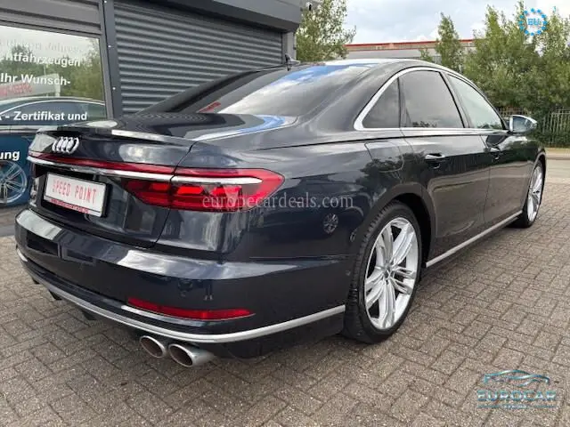 Audi S8