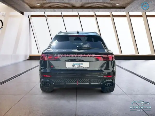 Audi RSQ8