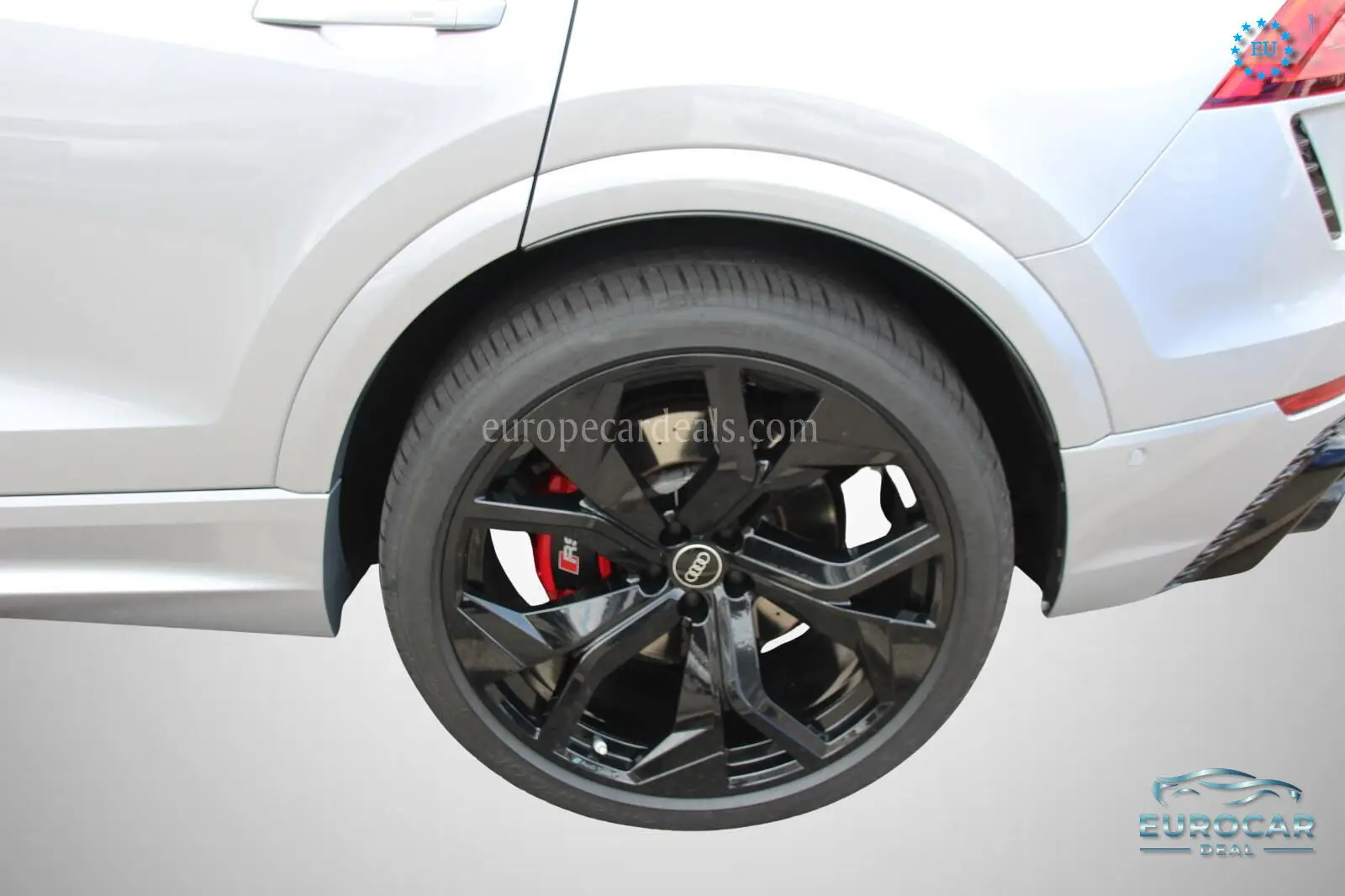 Audi RSQ8