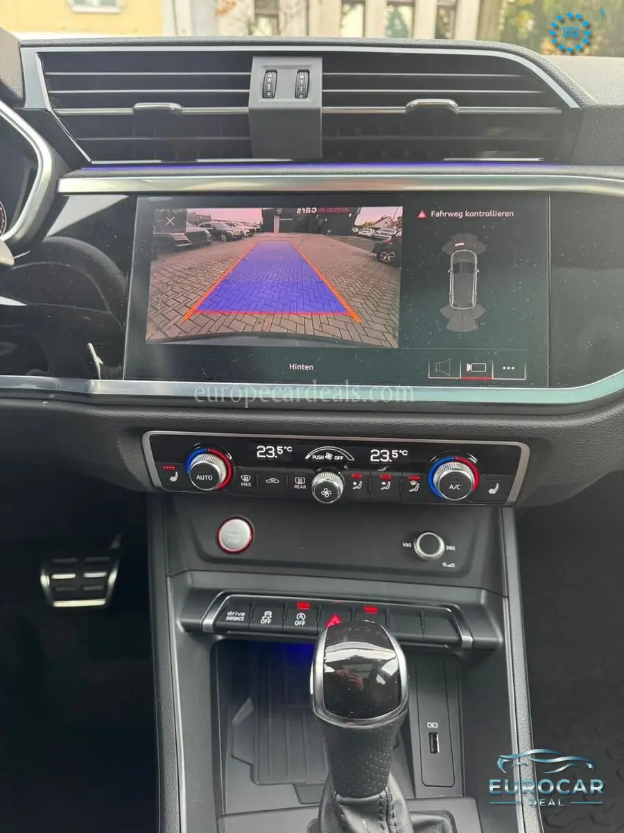 Audi RSQ3