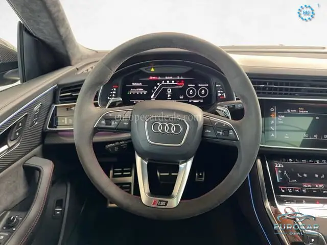 Audi RSQ8