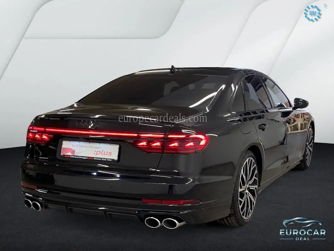 Audi S8