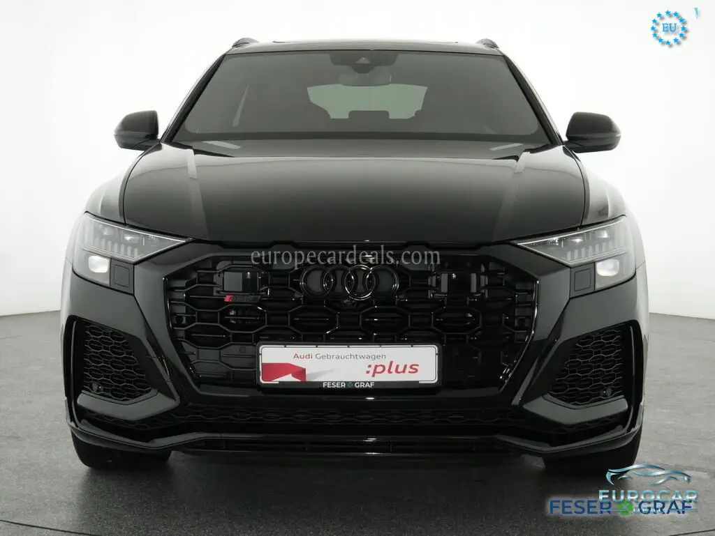 Audi RSQ8