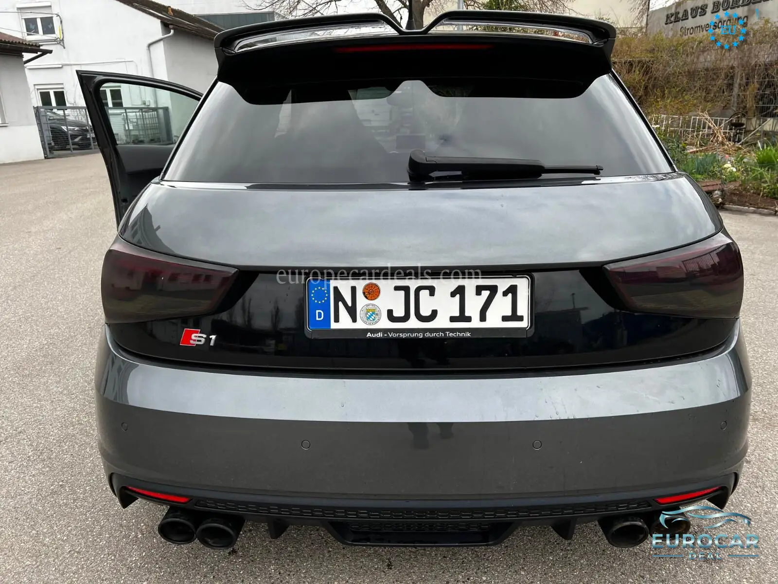 Audi S1