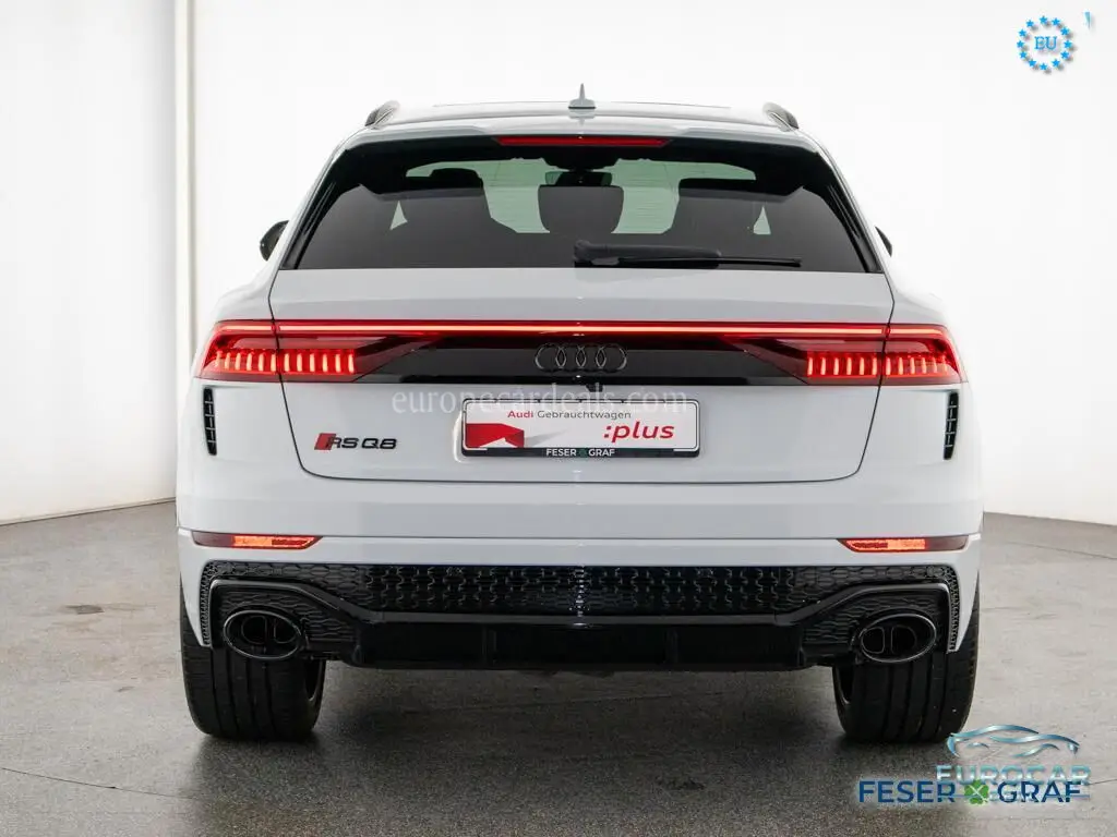 Audi RSQ8