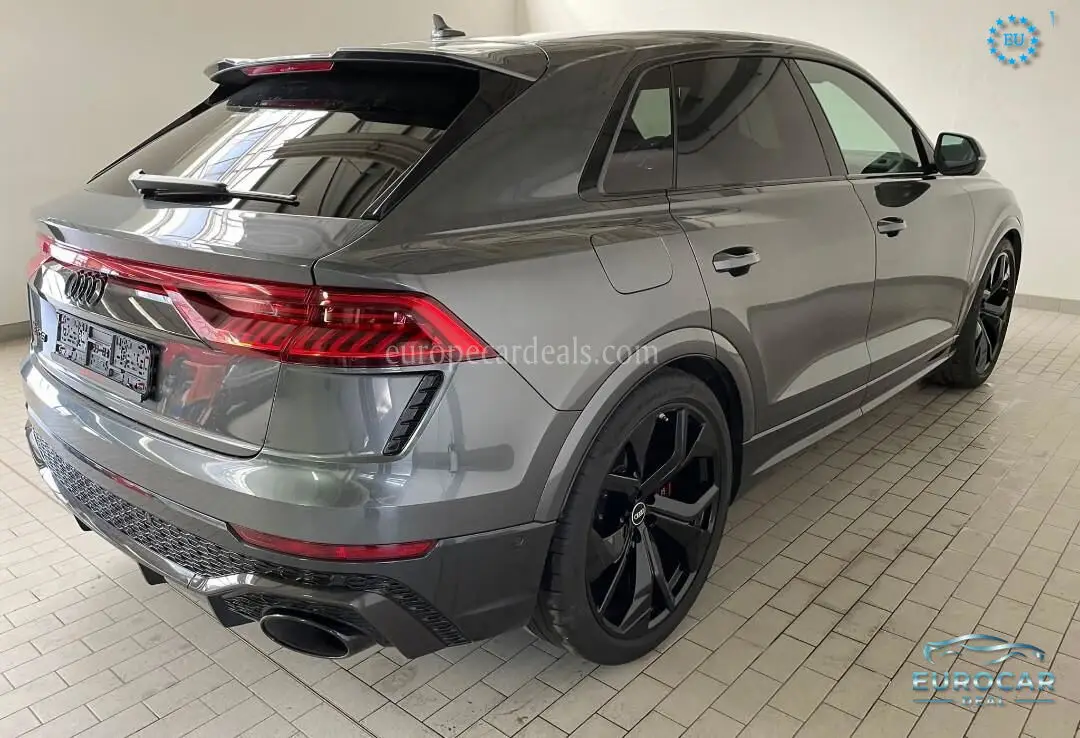 Audi RSQ8