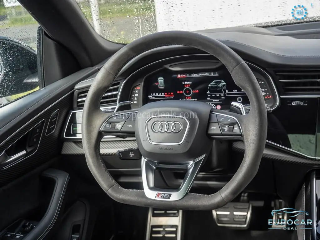Audi RSQ8