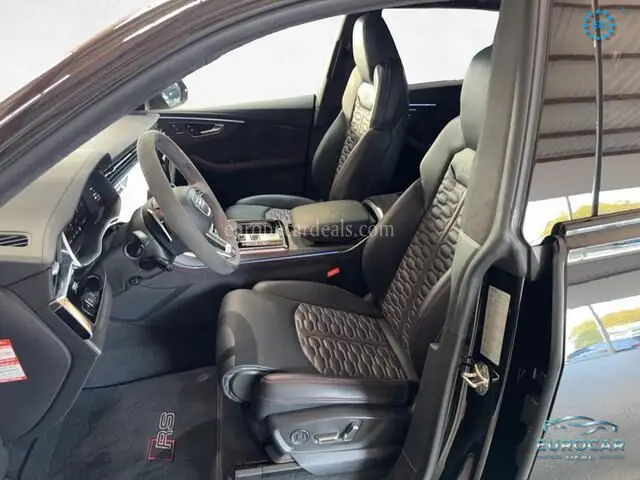 Audi RSQ8