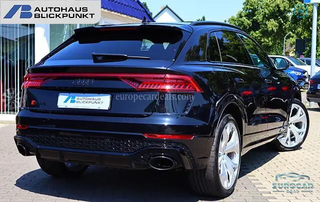 Audi RSQ8