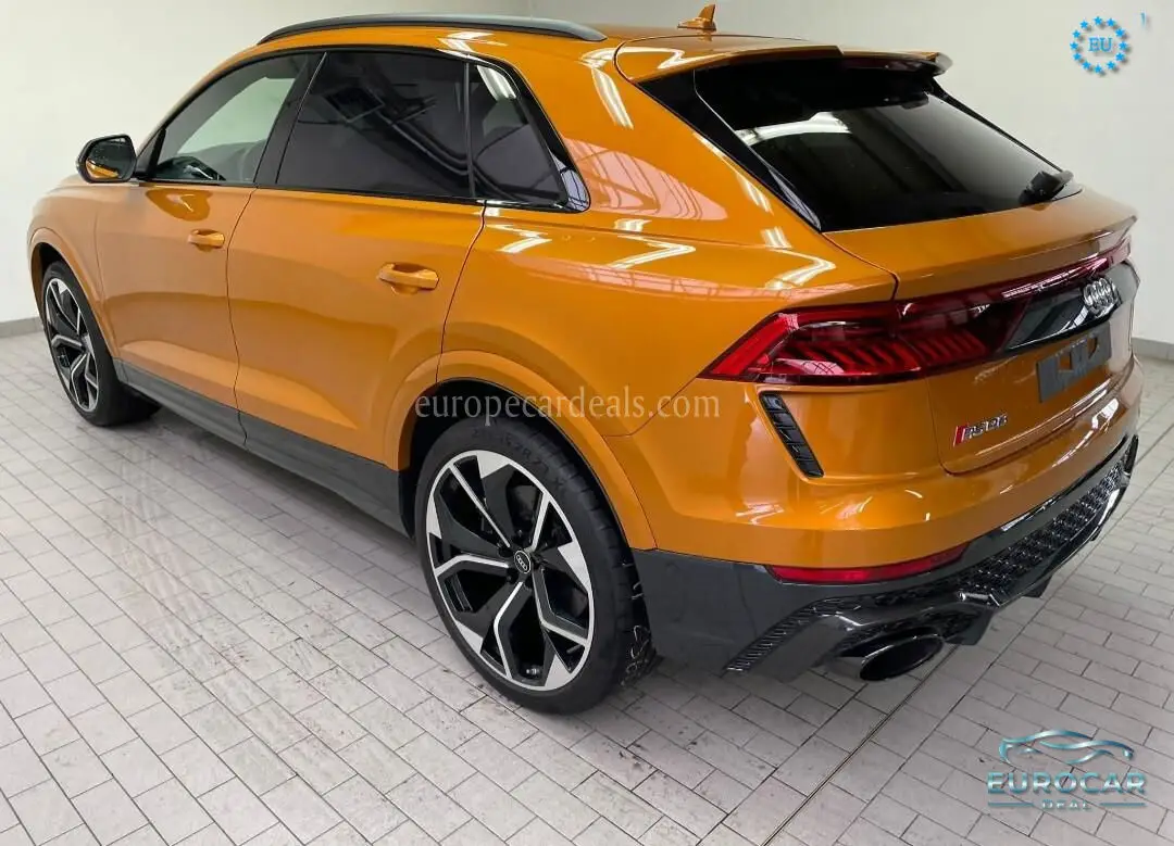 Audi RSQ8