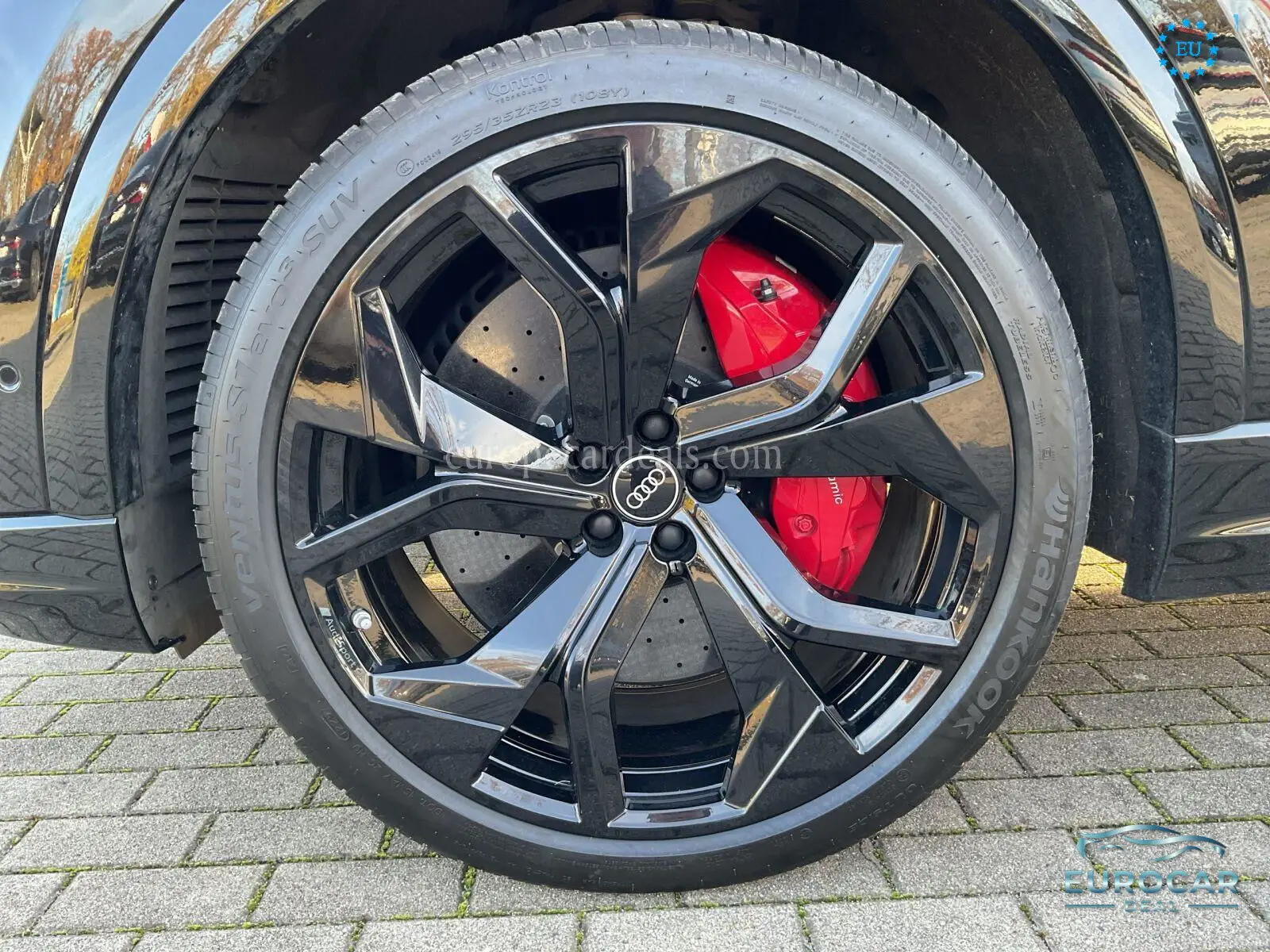 Audi RSQ8