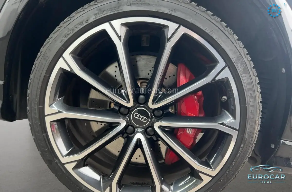 Audi RSQ3