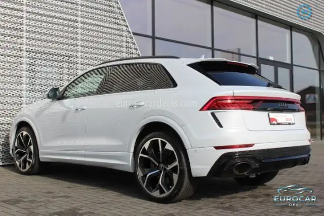 Audi RSQ8