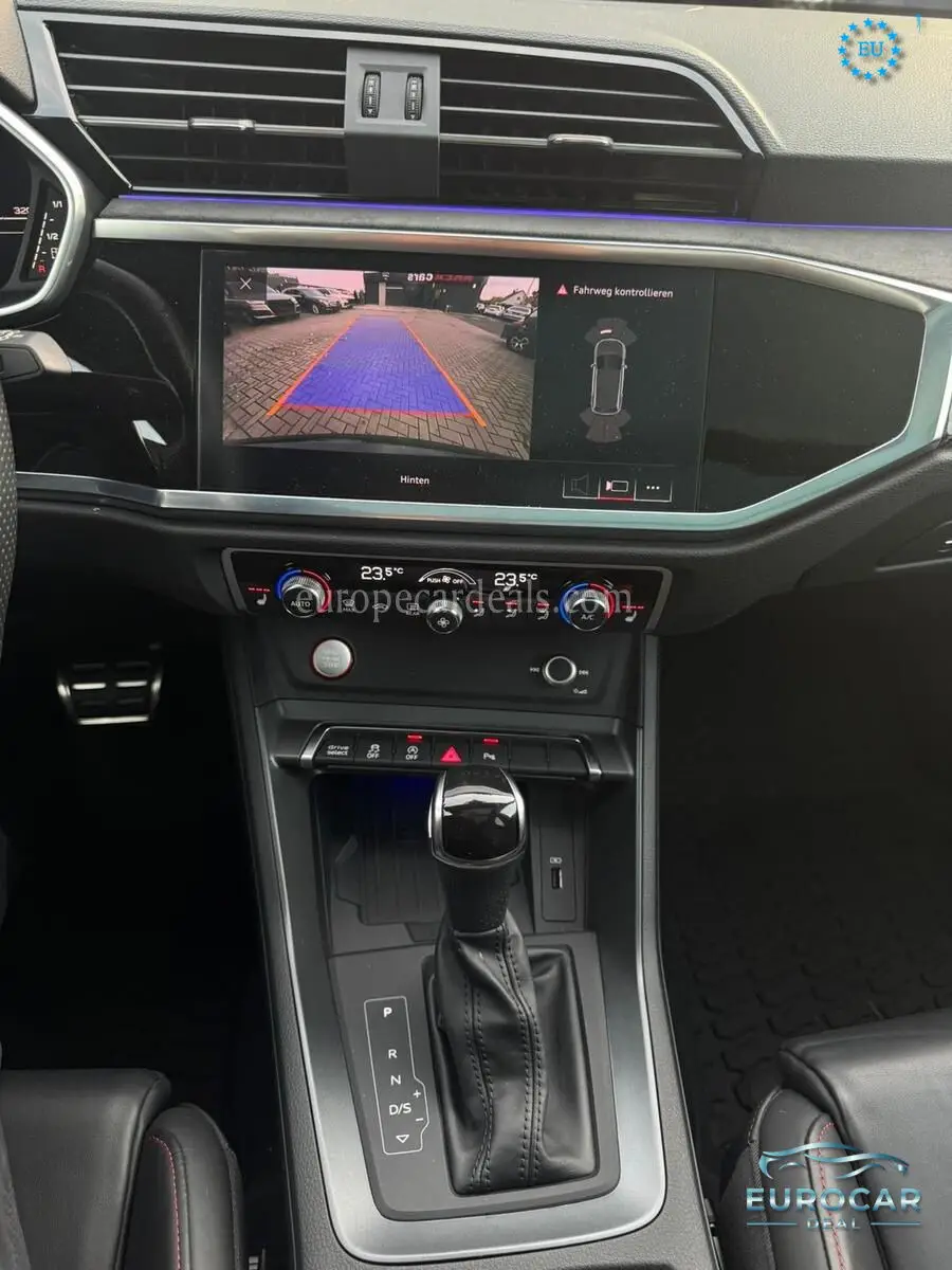 Audi RSQ3