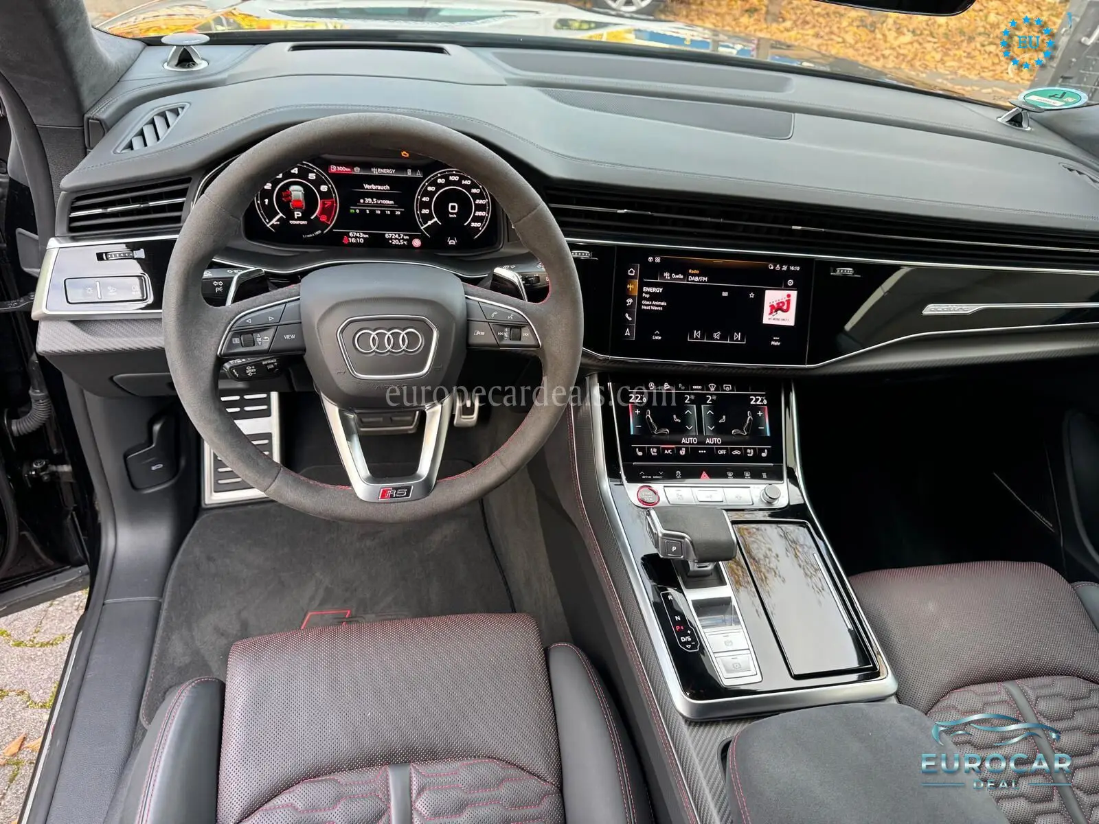 Audi RSQ8