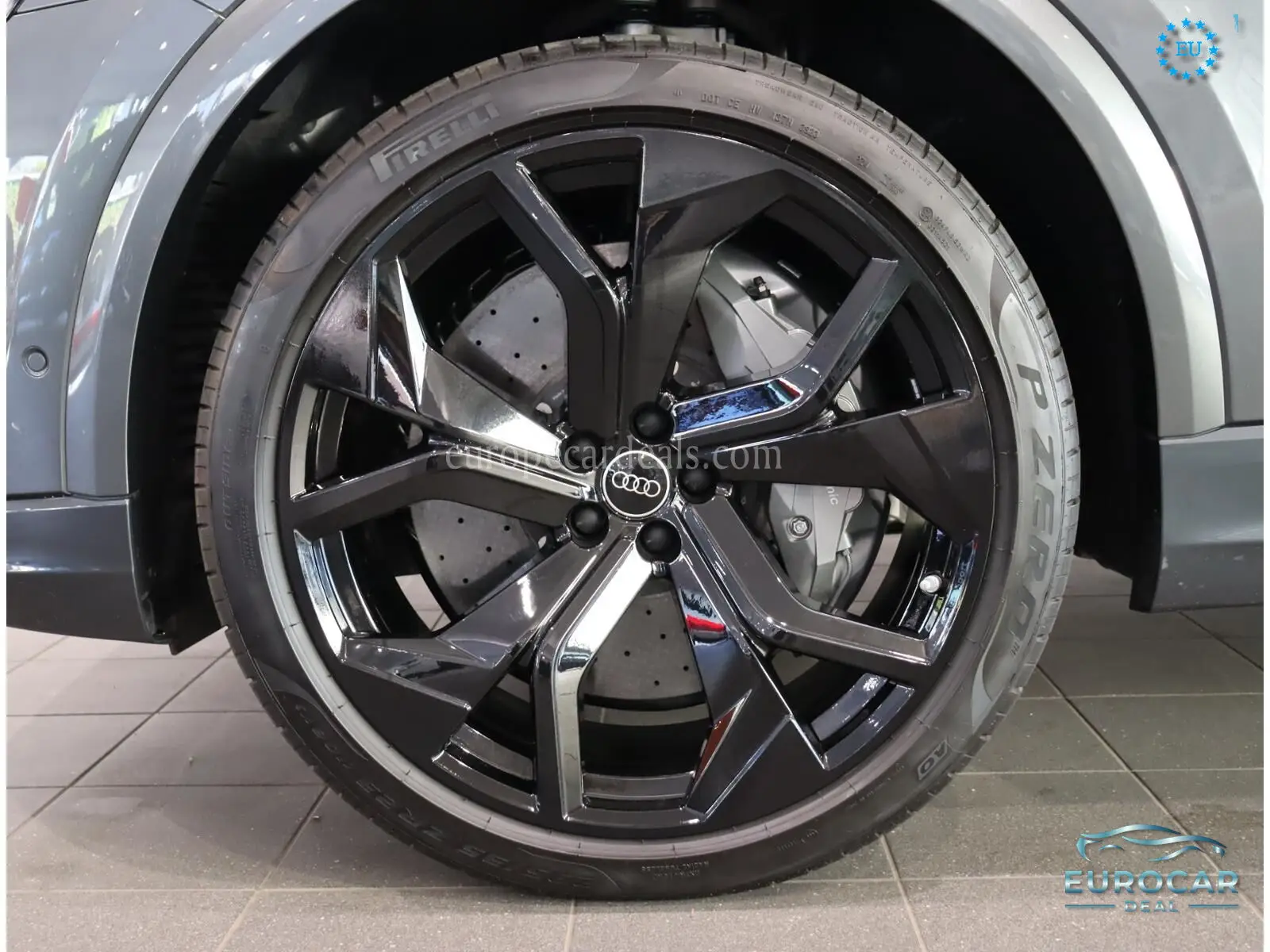 Audi RSQ8