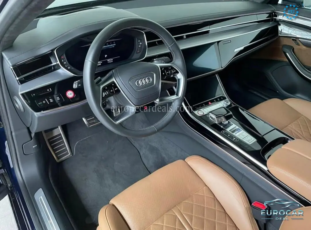 Audi S8