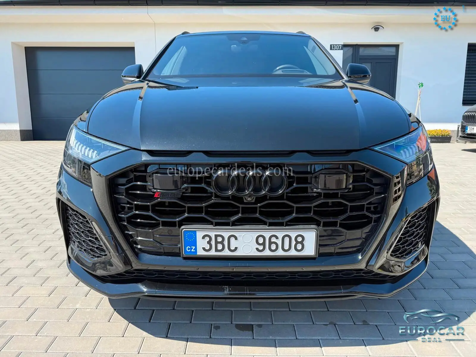 Audi RSQ8