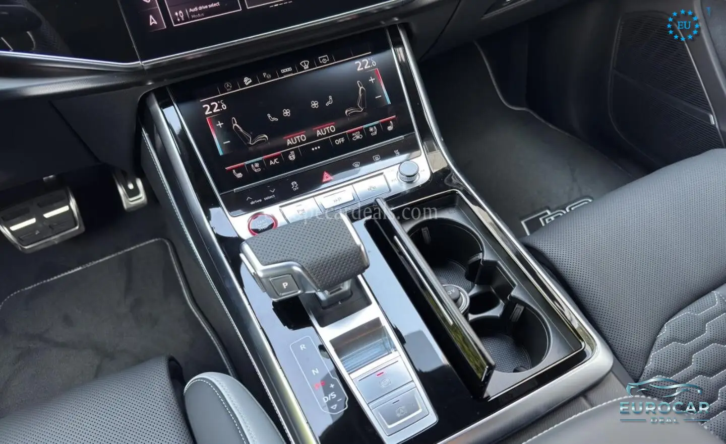 Audi RSQ8