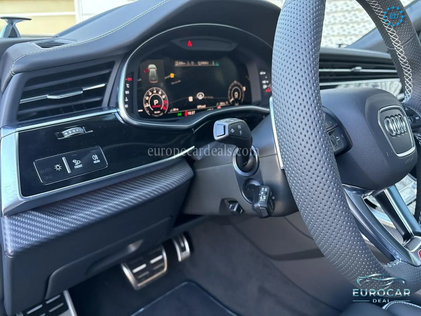 Audi RSQ8