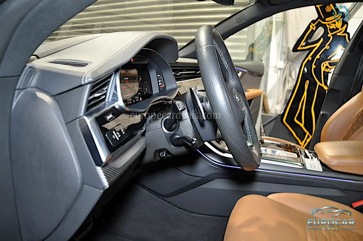 Audi RSQ8