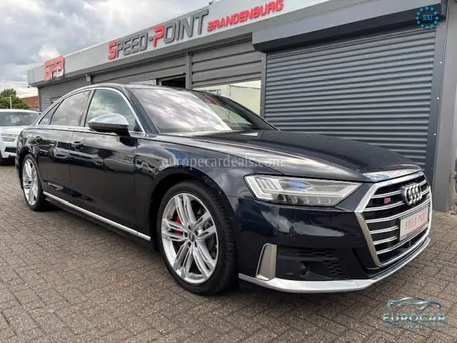 Audi S8