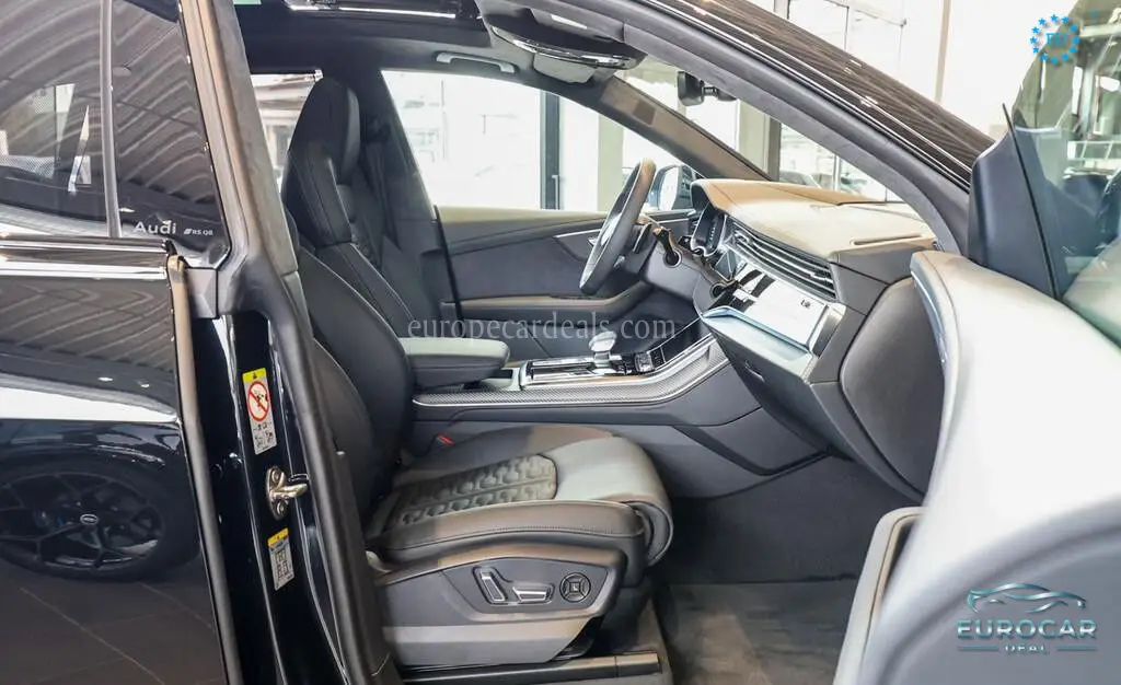 Audi RSQ8